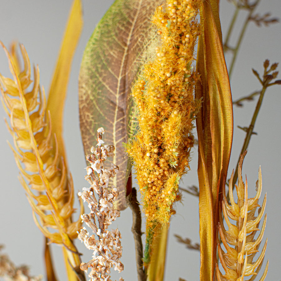 18" Wheat, Heather, Magnolia Pick Lifestyle Photo