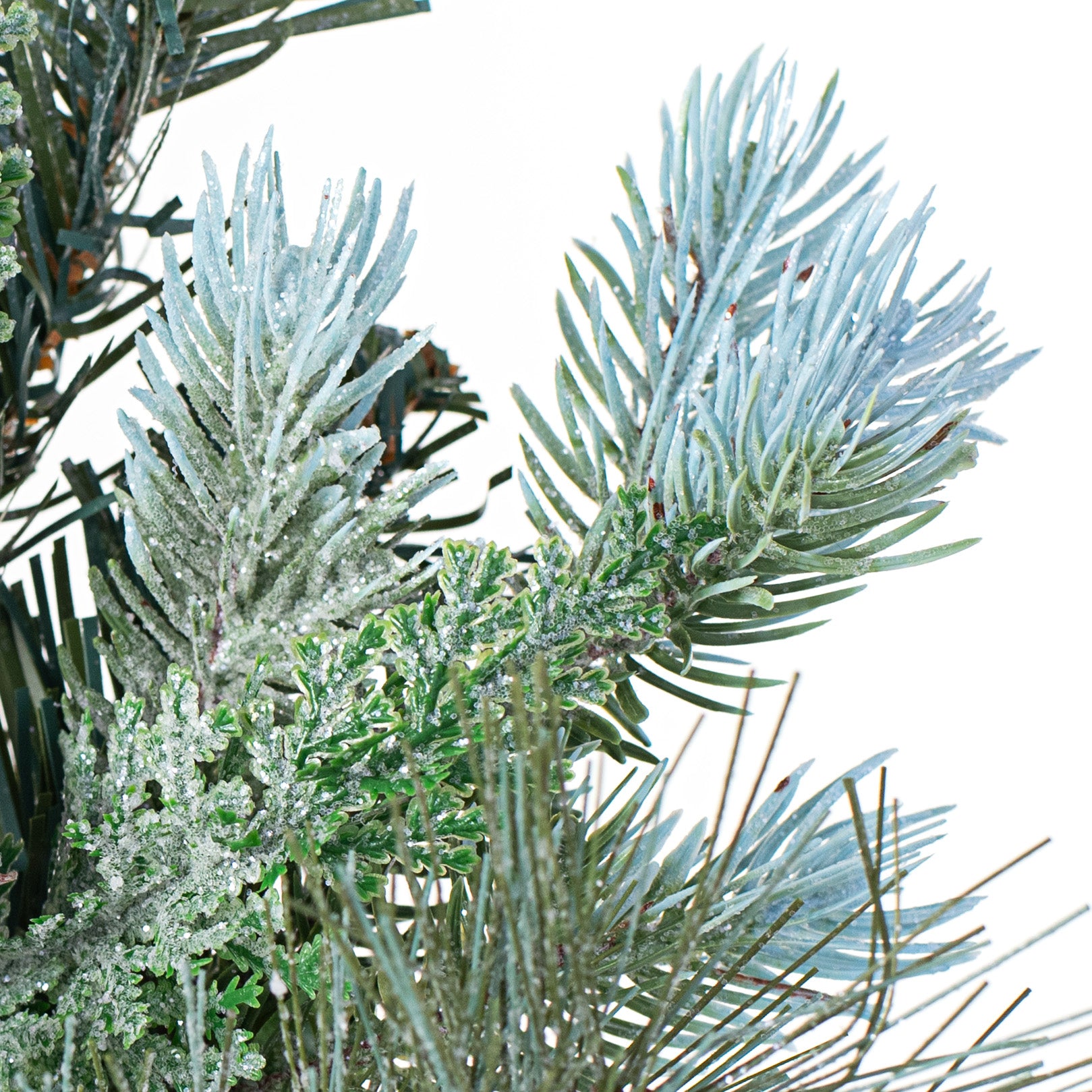 18" White Berry, Pinecone, Pine Pick detail photo 4
