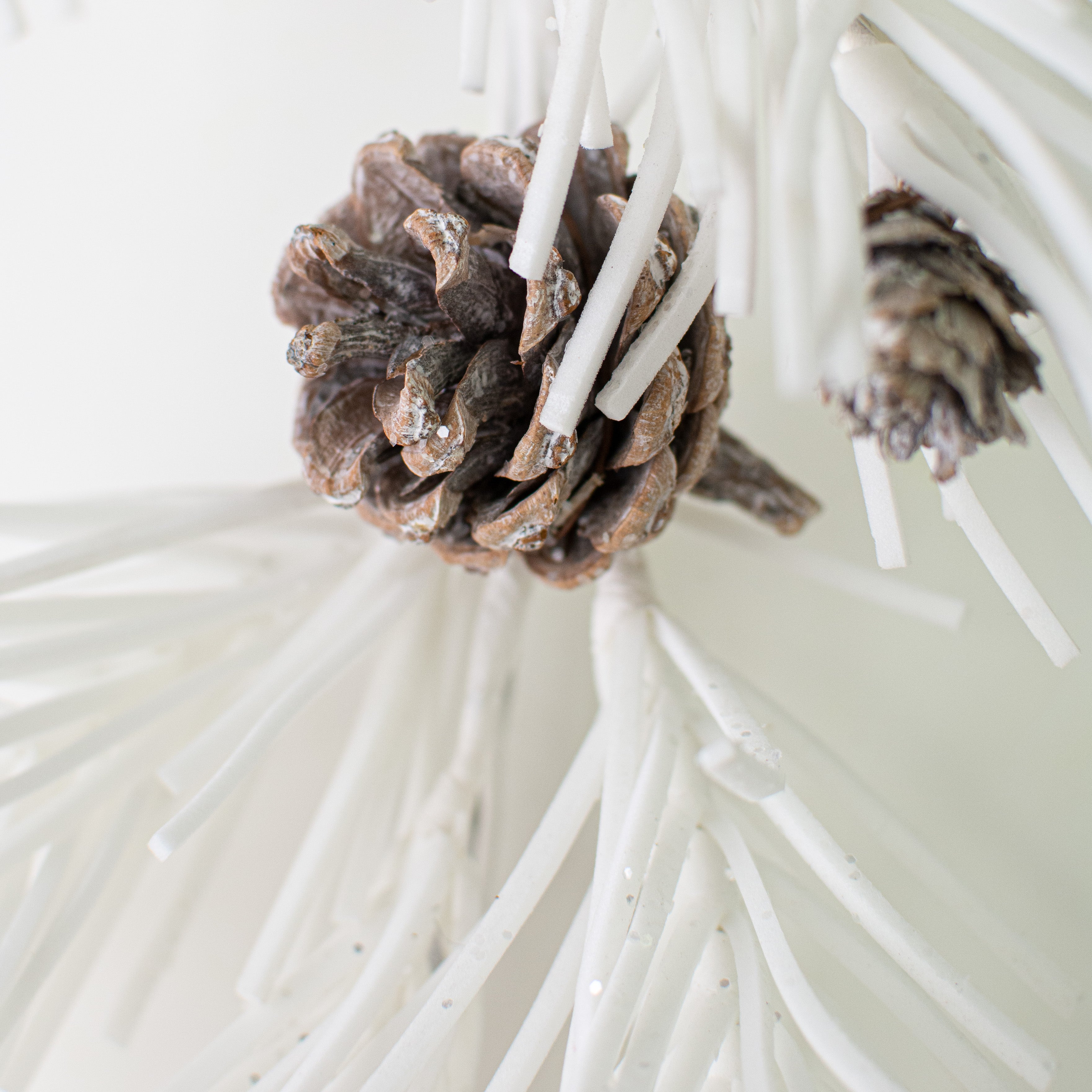 4' White Glitter Foam Pine with Pinecones Garland detail photo 4