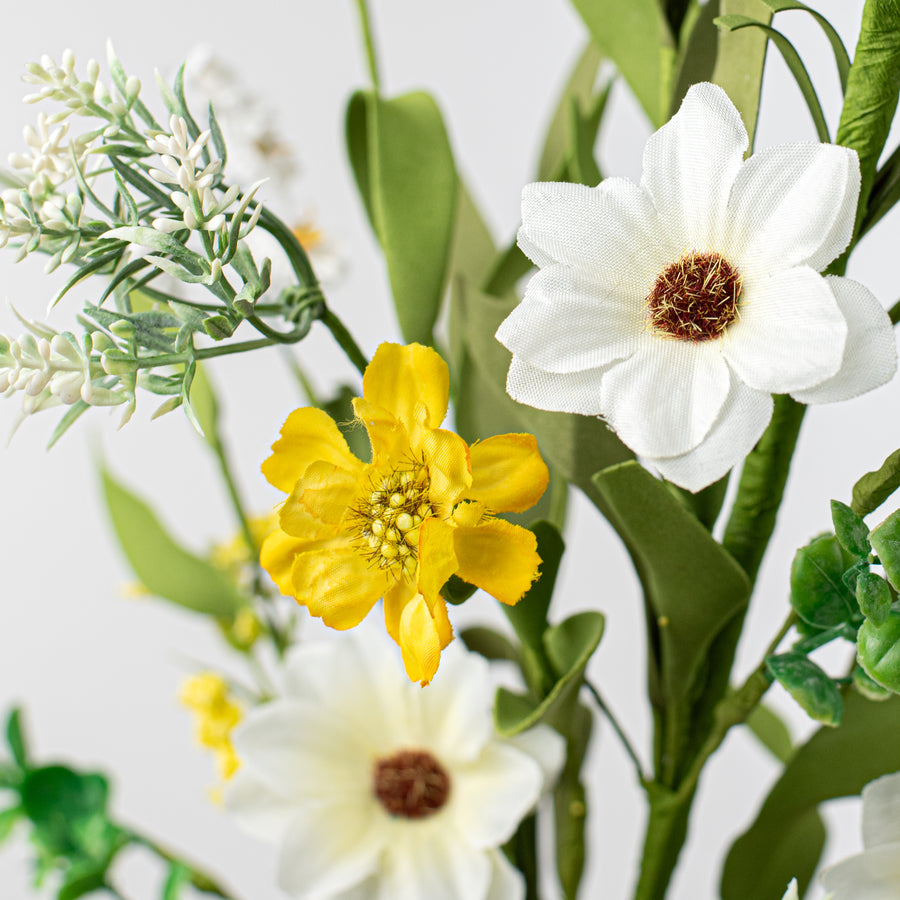 28" Wild Daisy Spray: Ivory & Yellow Lifestyle Photo