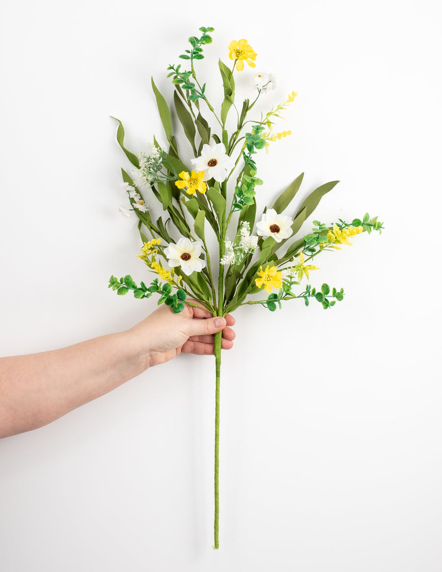 28" Wild Daisy Spray: Ivory & Yellow detail photo 3