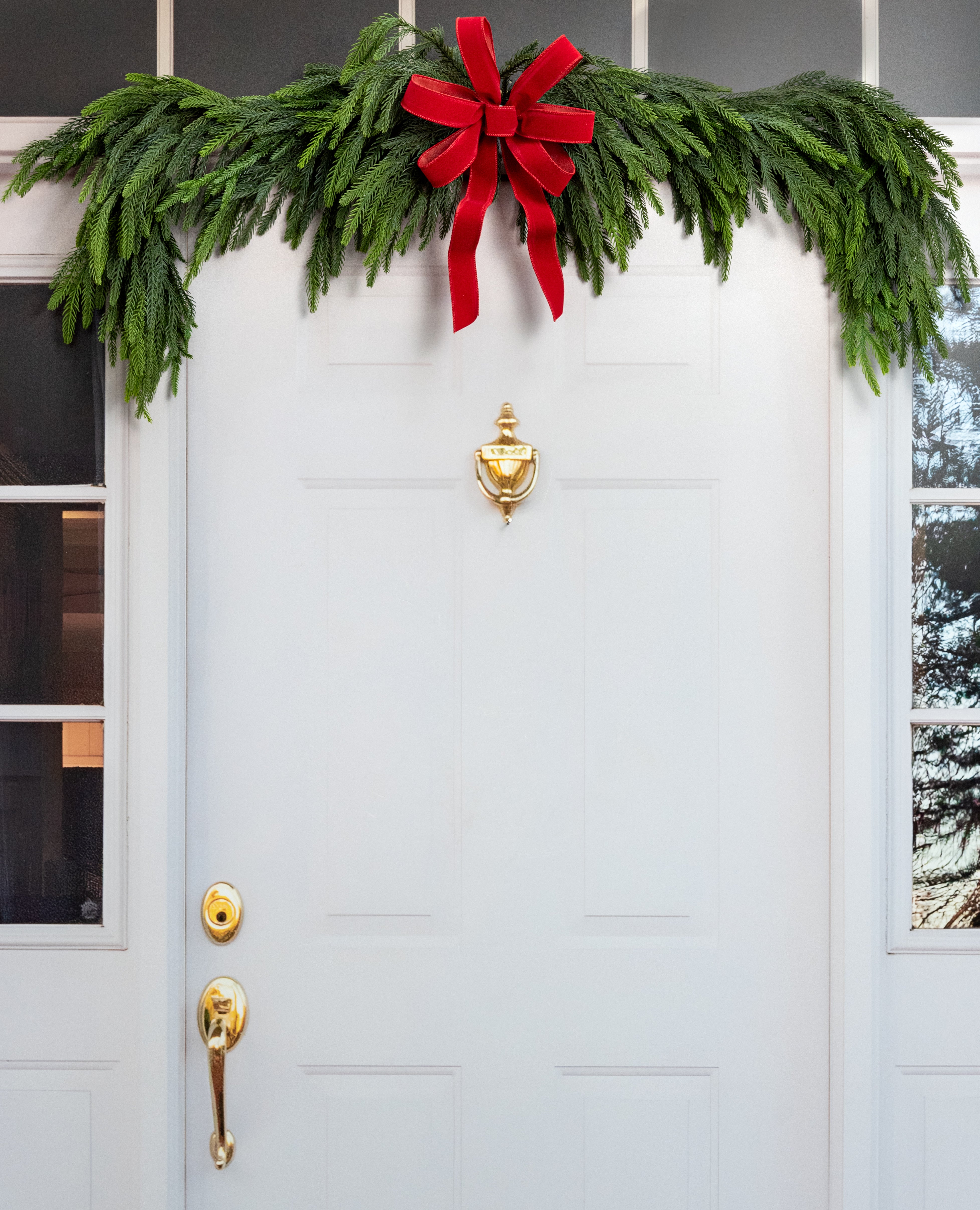 6' Willow Pine Mantel Swag Garland