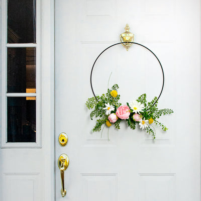 18" Wire Ring Wreath: Black Lifestyle Photo
