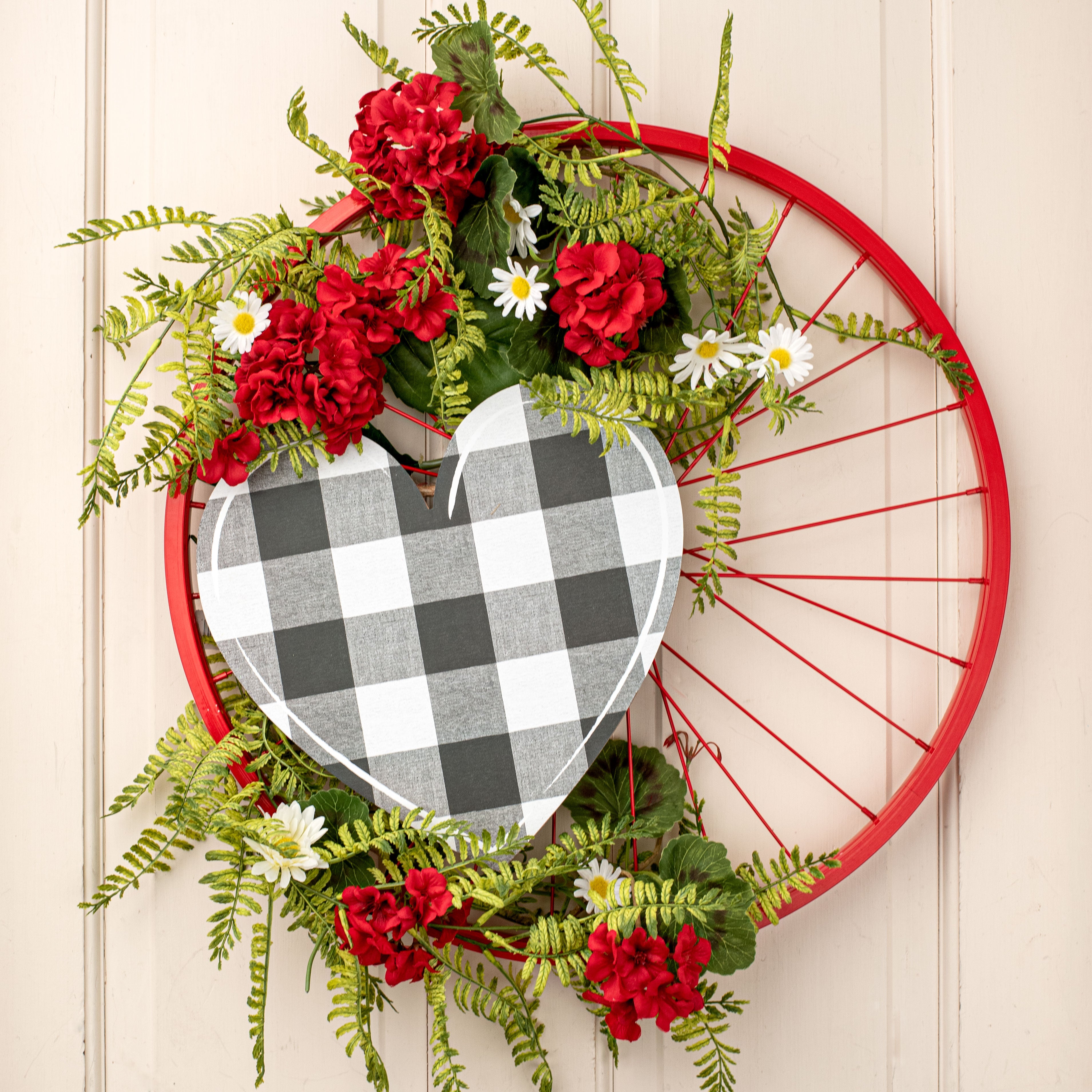 12" Wooden Heart: Black Check Lifestyle Photo