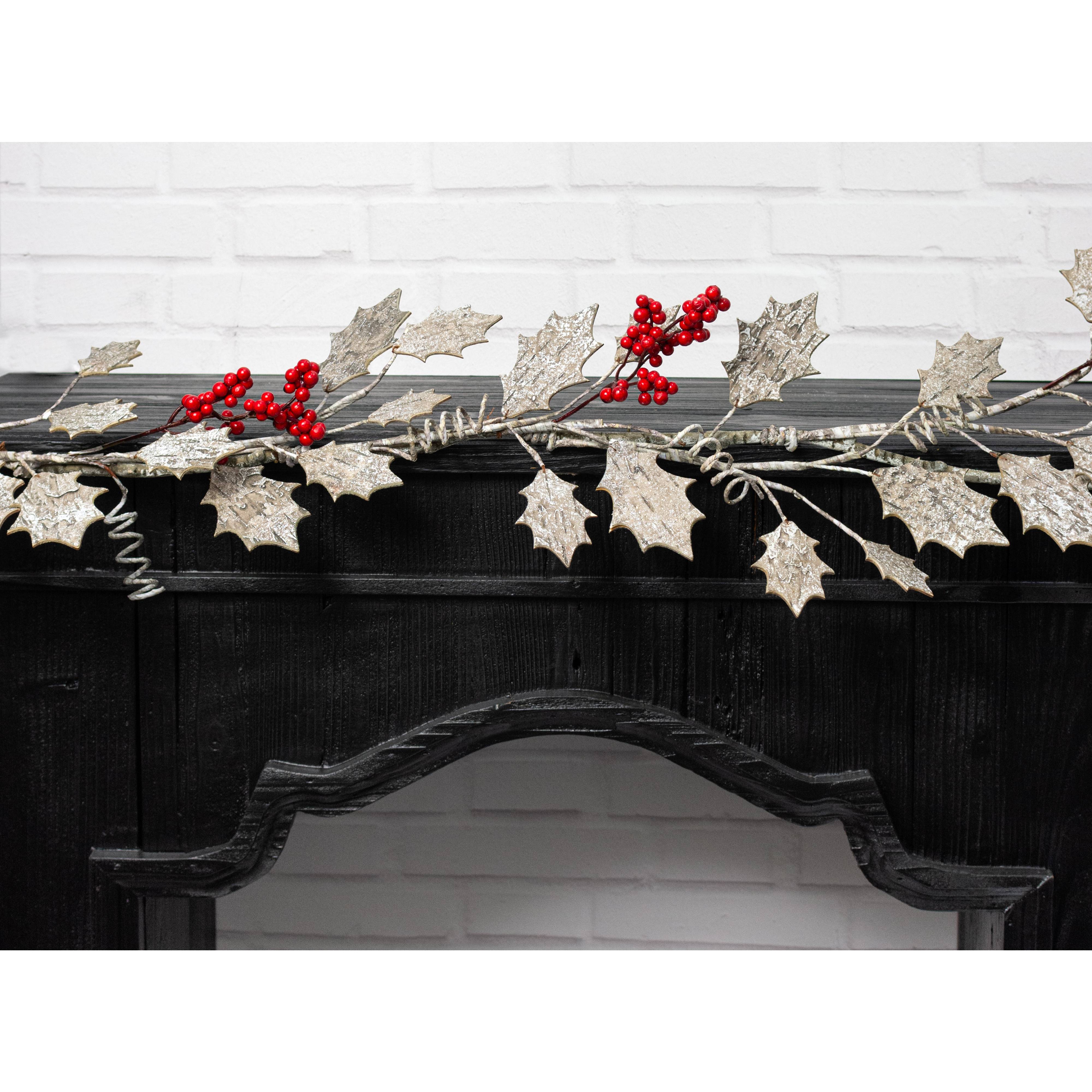 5' Wooden Holly Garland Lifestyle Photo