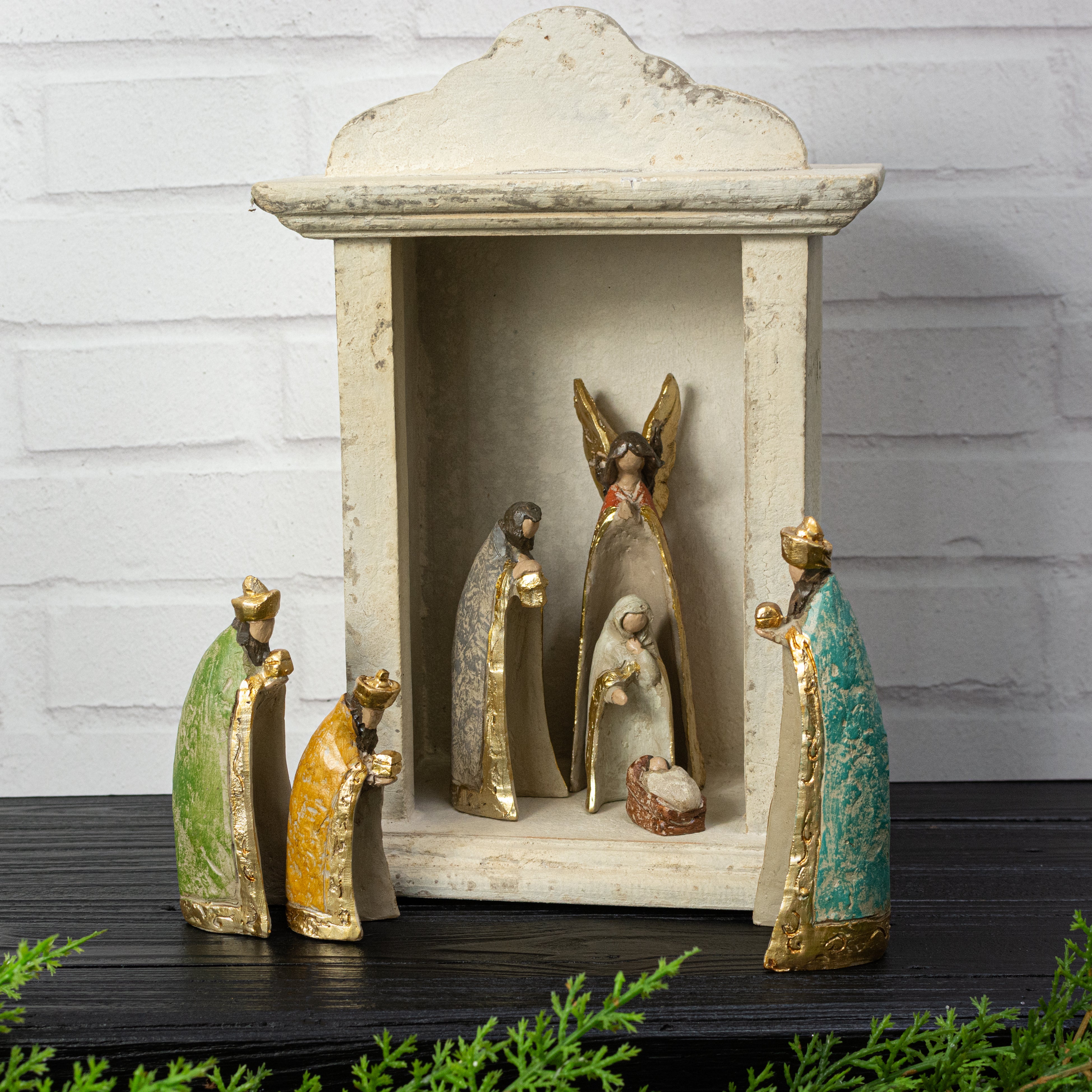 12" Wooden Nativity Creche detail photo 3