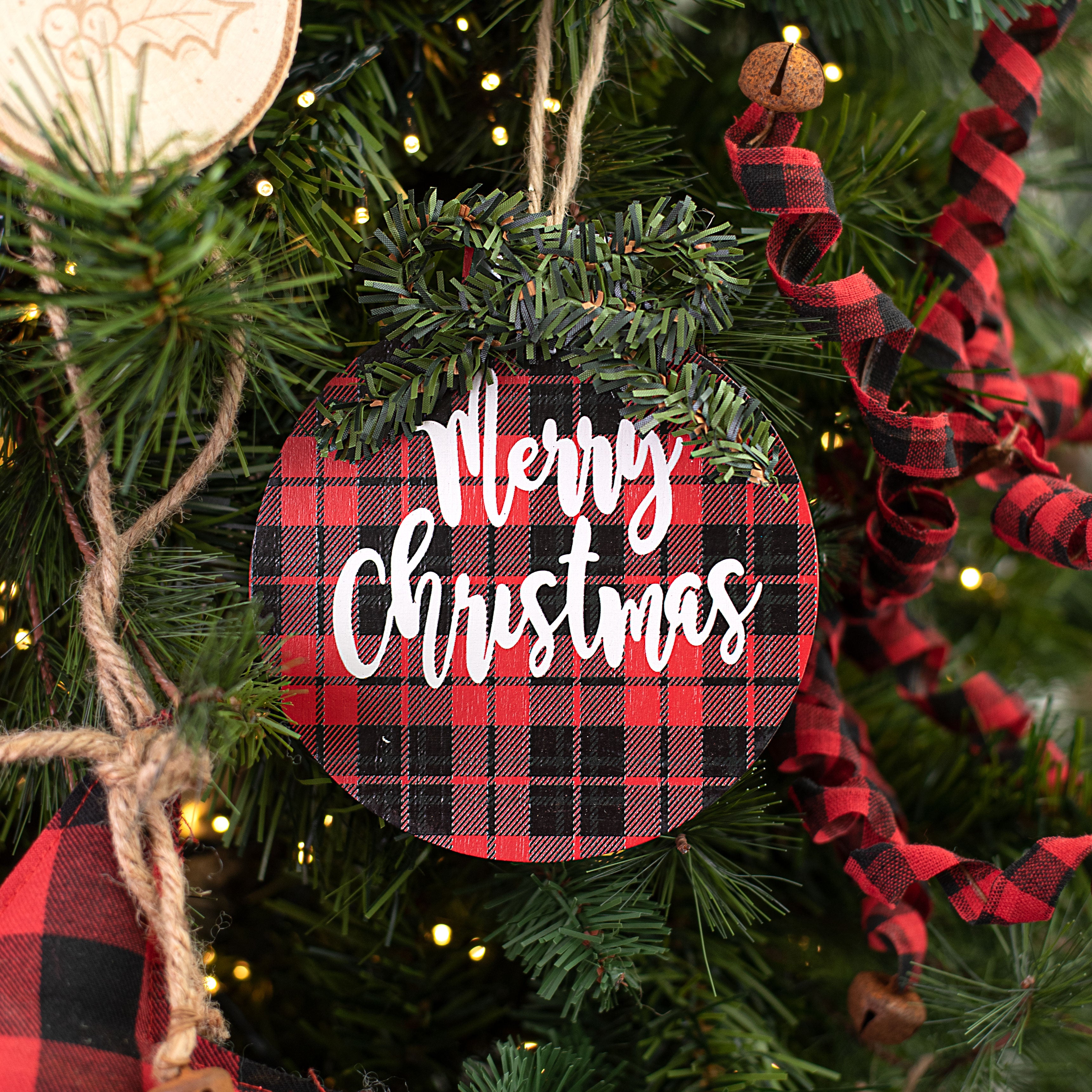 6" Wooden Round Ornament: Merry Christmas Buffalo Lifestyle Photo