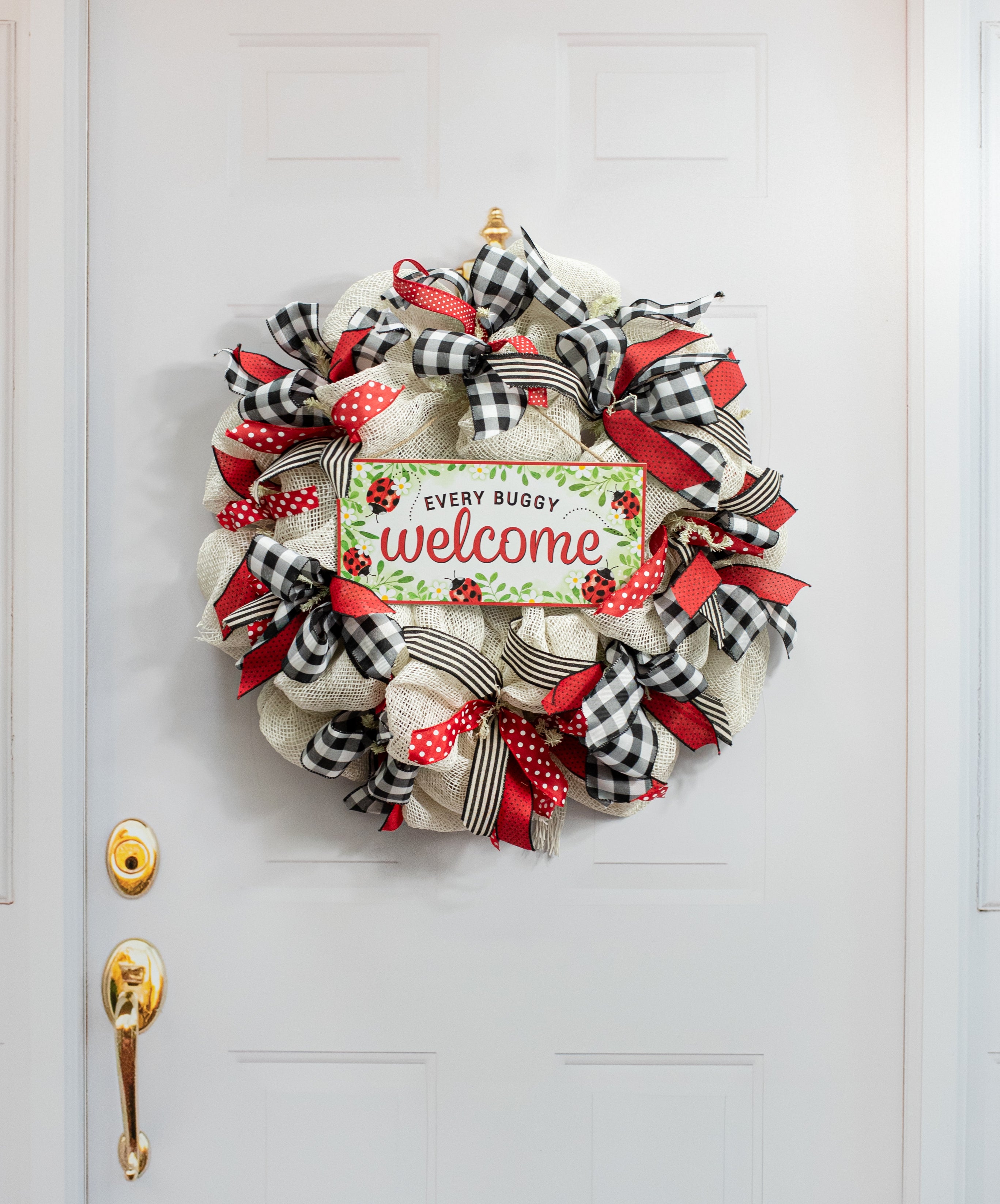 12" Wooden Sign: Every Buggy Welcome detail photo 4