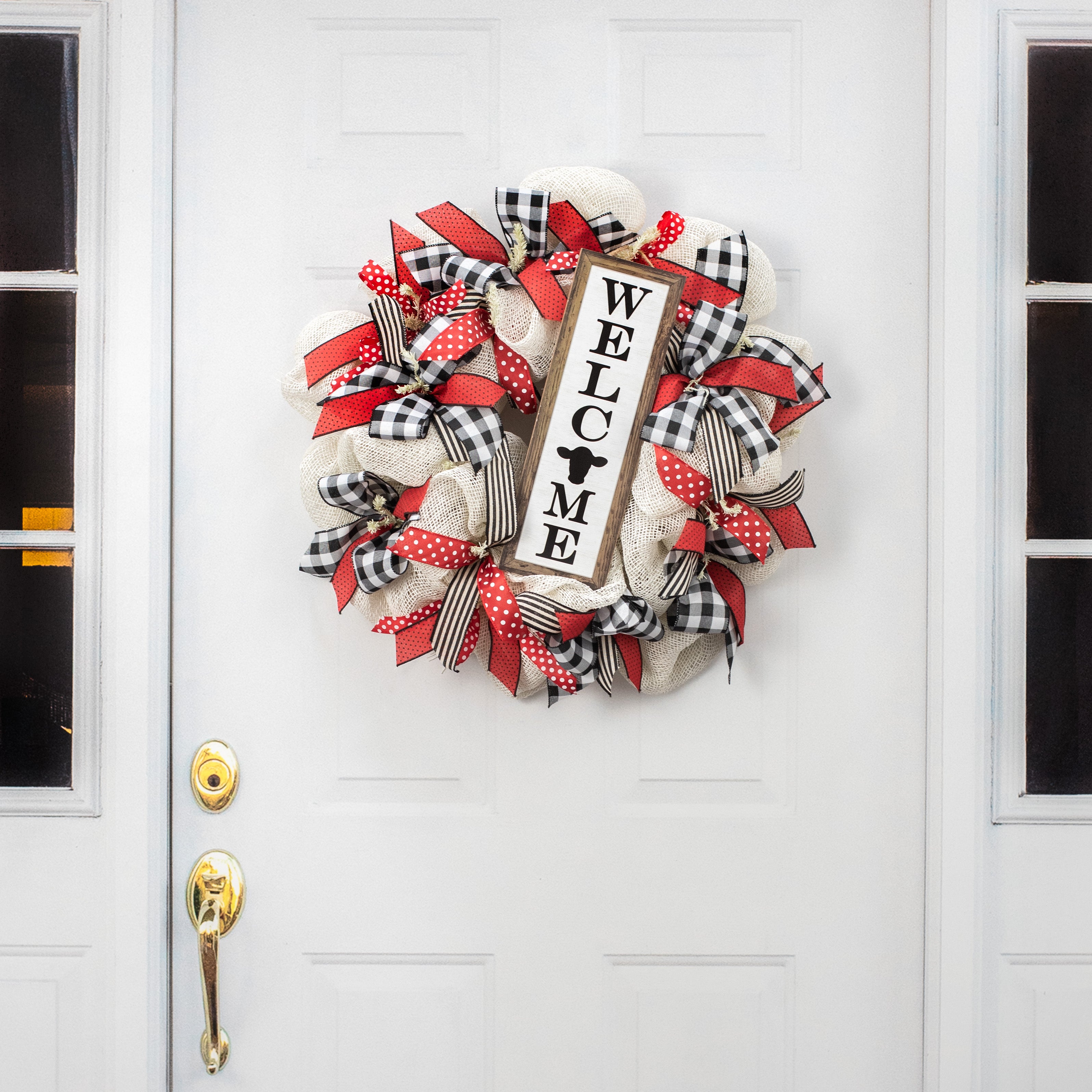 15" Wooden Sign: Farmhouse Cow Welcome detail photo 4