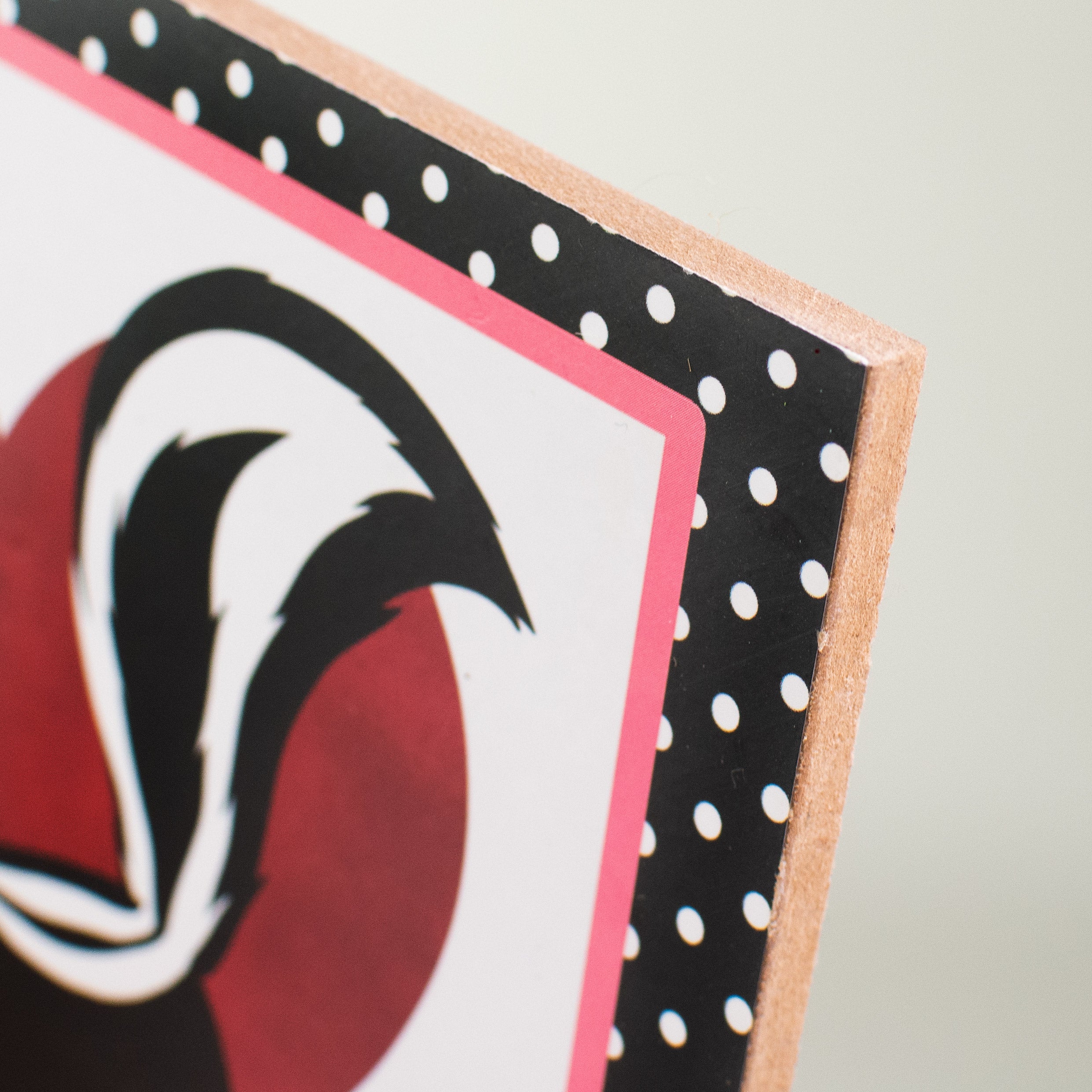 12" Wooden Sign: Love Stinks Skunk Heart detail photo 3