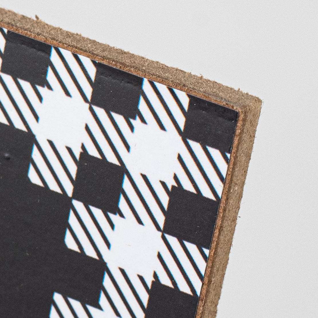12" Wooden Sign: Merry Christmas Gingham Edge detail photo 3