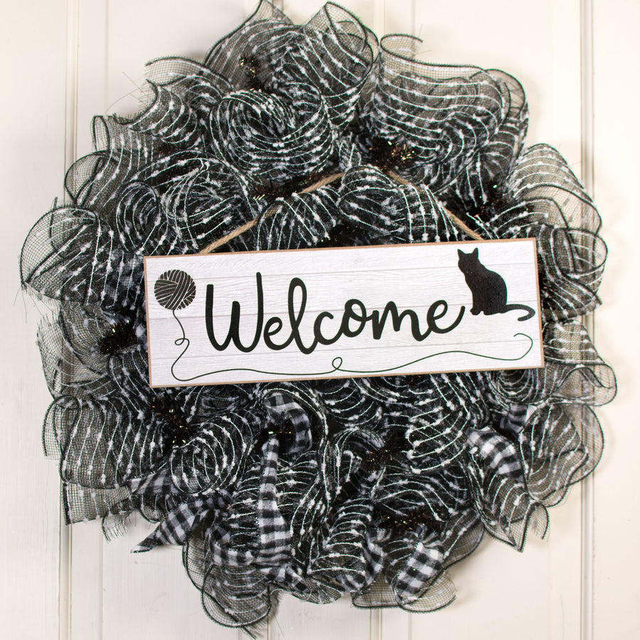 15" Wooden Sign: Welcome Cat Lifestyle Photo