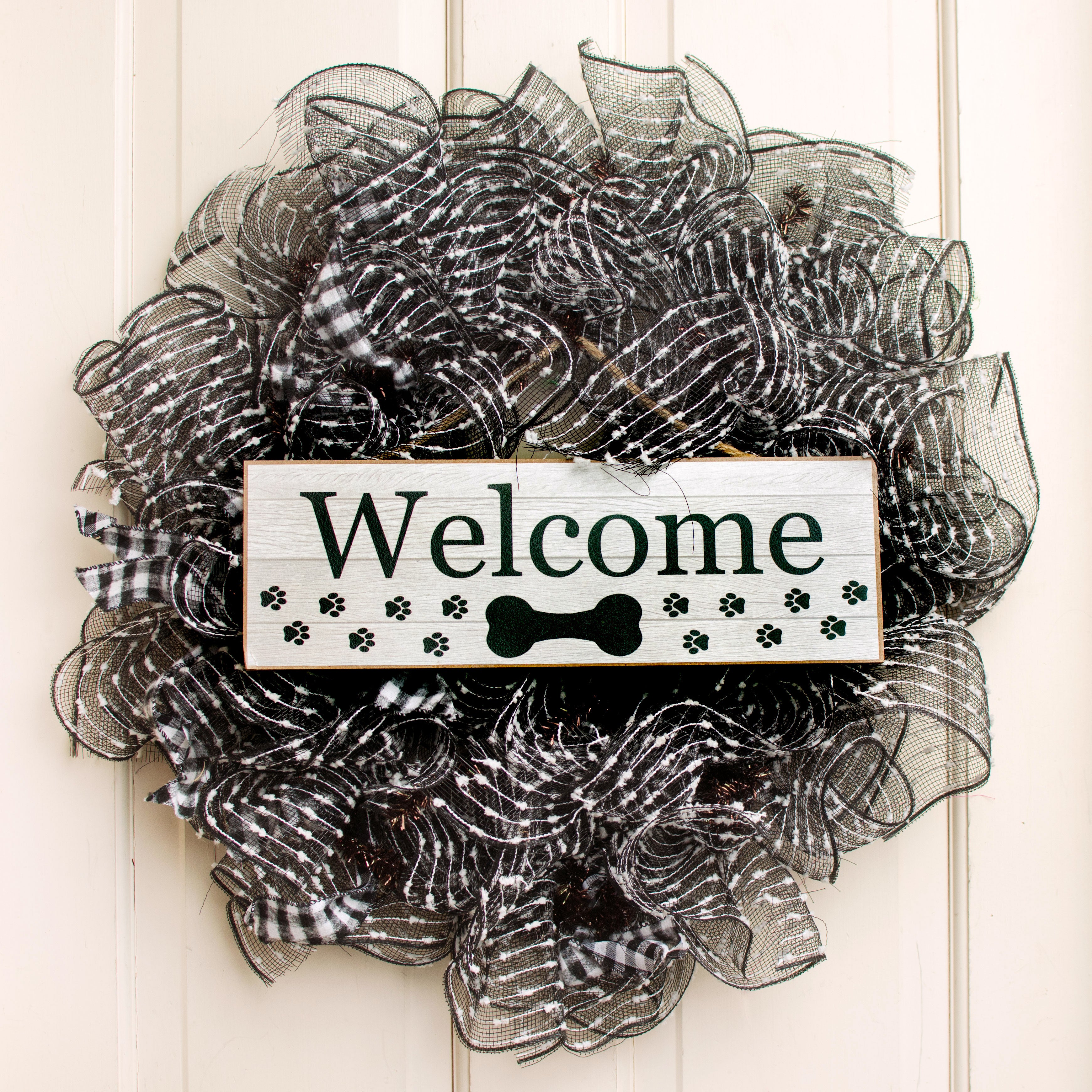 15" Wooden Sign: Welcome Dog Bone Lifestyle Photo