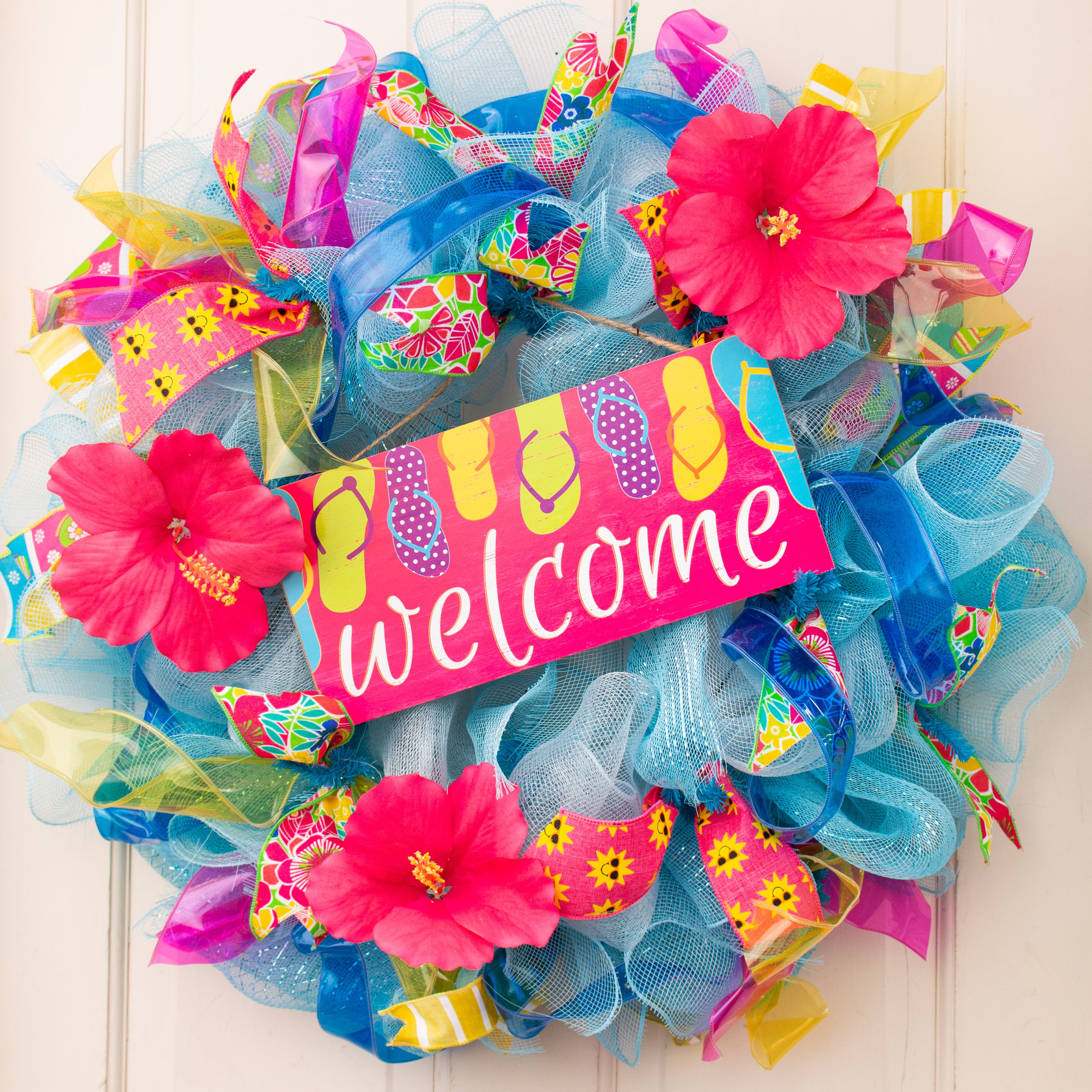 12" Wooden Sign: Welcome Flip Flops Fuchsia Lifestyle Photo