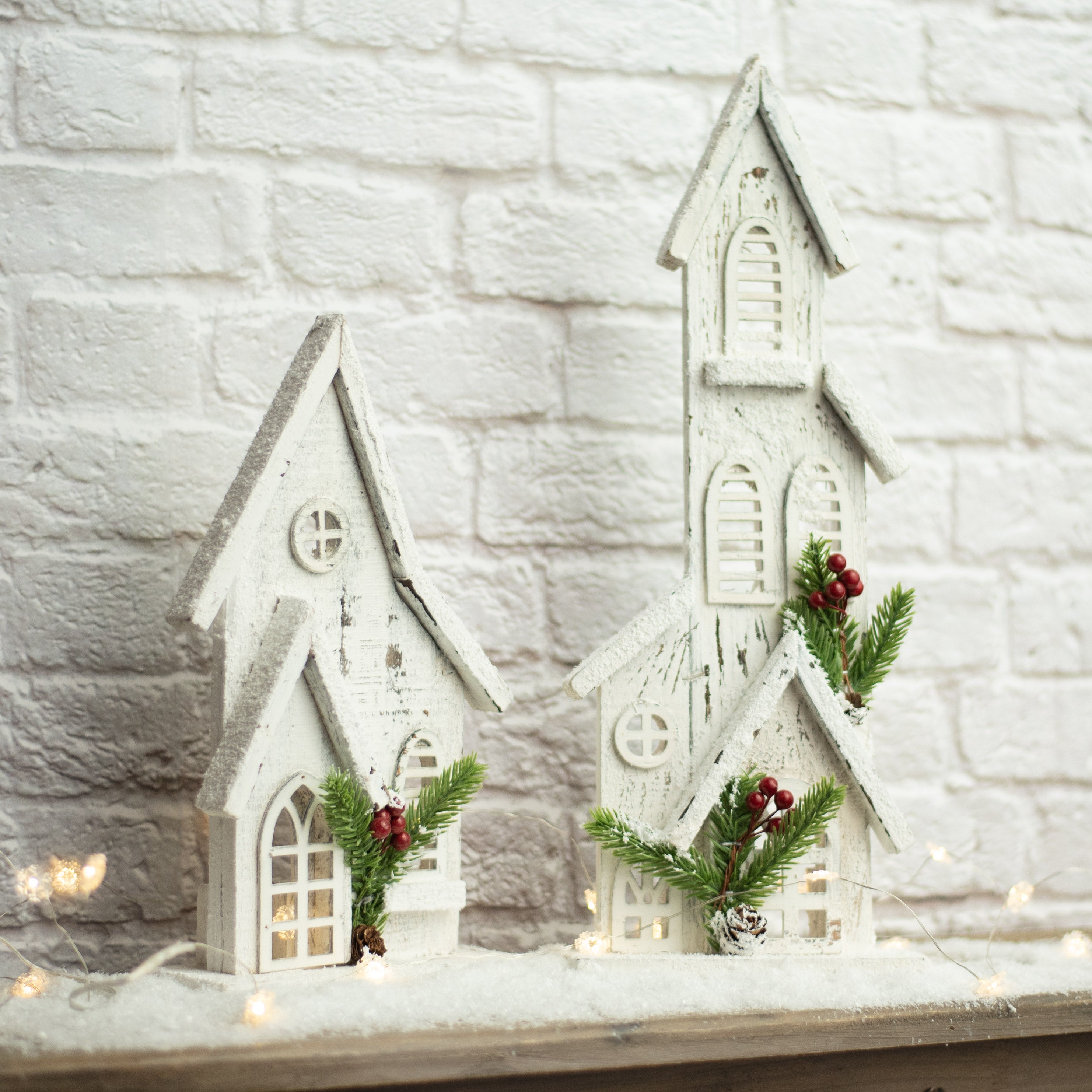 11" Wooden Winter House Decoration: White Lifestyle Photo