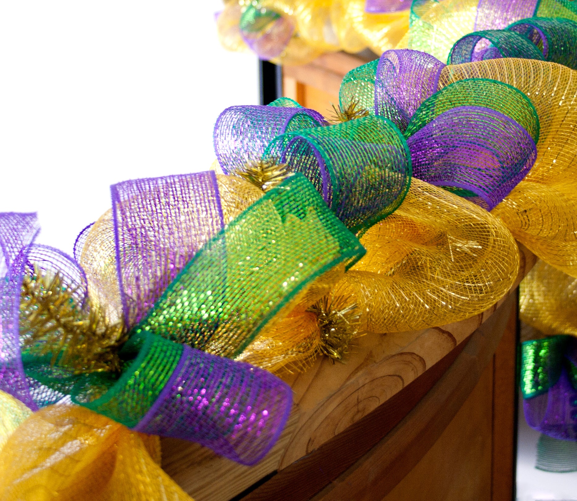 Work Garland: Metallic Gold (9 ft) detail photo 3