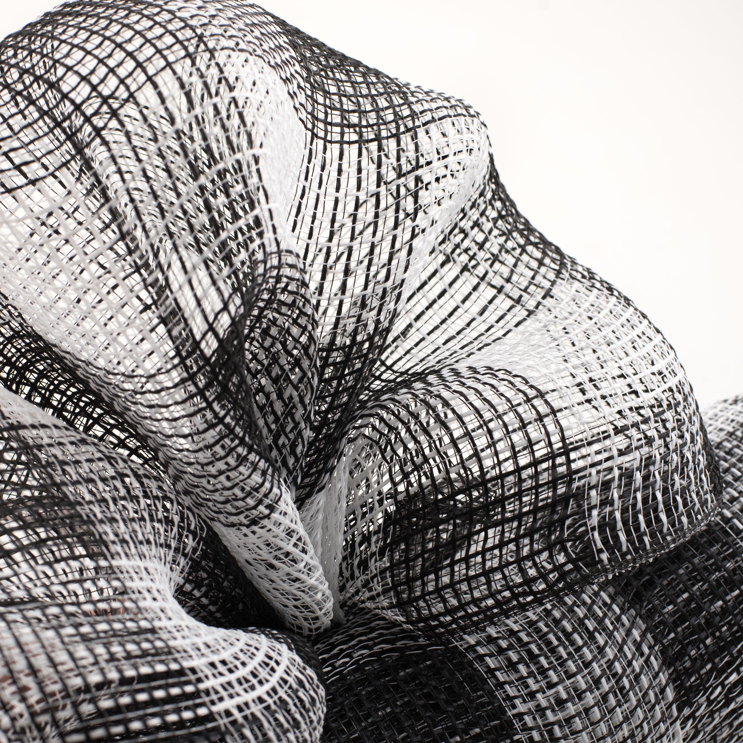 21" Fabric Mesh: Black & White Plaid