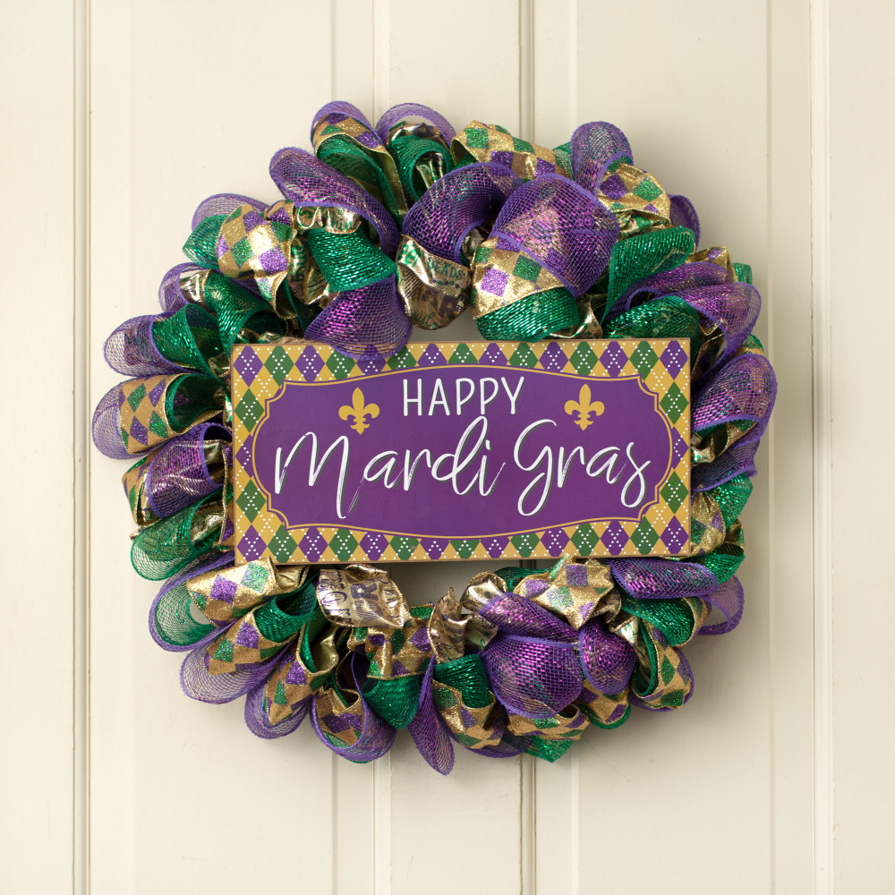 Mstriggahappy - Here is the Mardi Gras tree we decorated