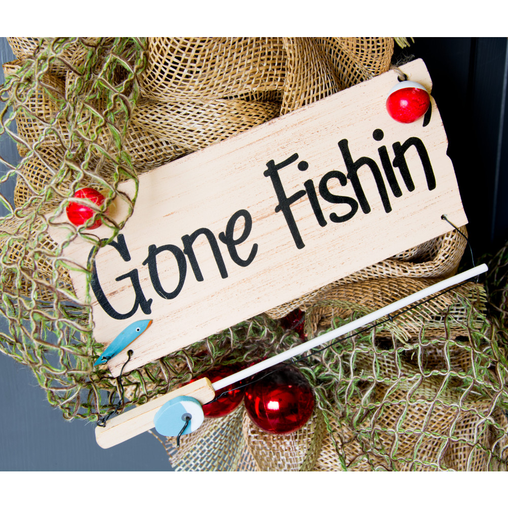 Make a Gone Fishing Wood Sign for Dad | Gone fishing sign 